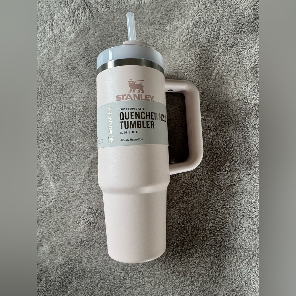 Stanley Quencher H2O Flo 30oz